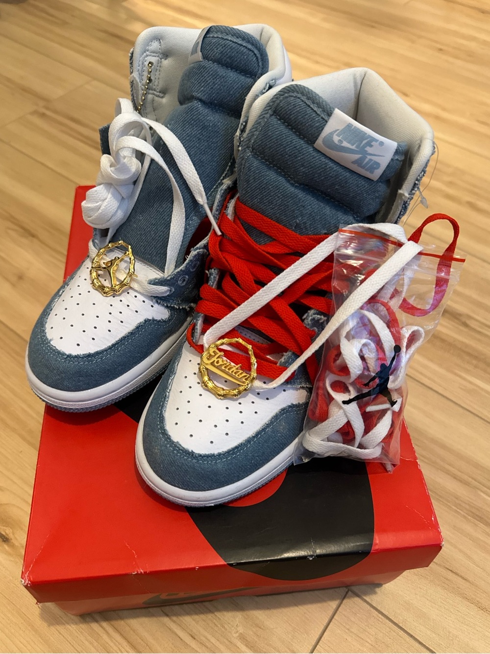 Womens Air Jordan 1 High OG Denim - Picture 6 of 11
